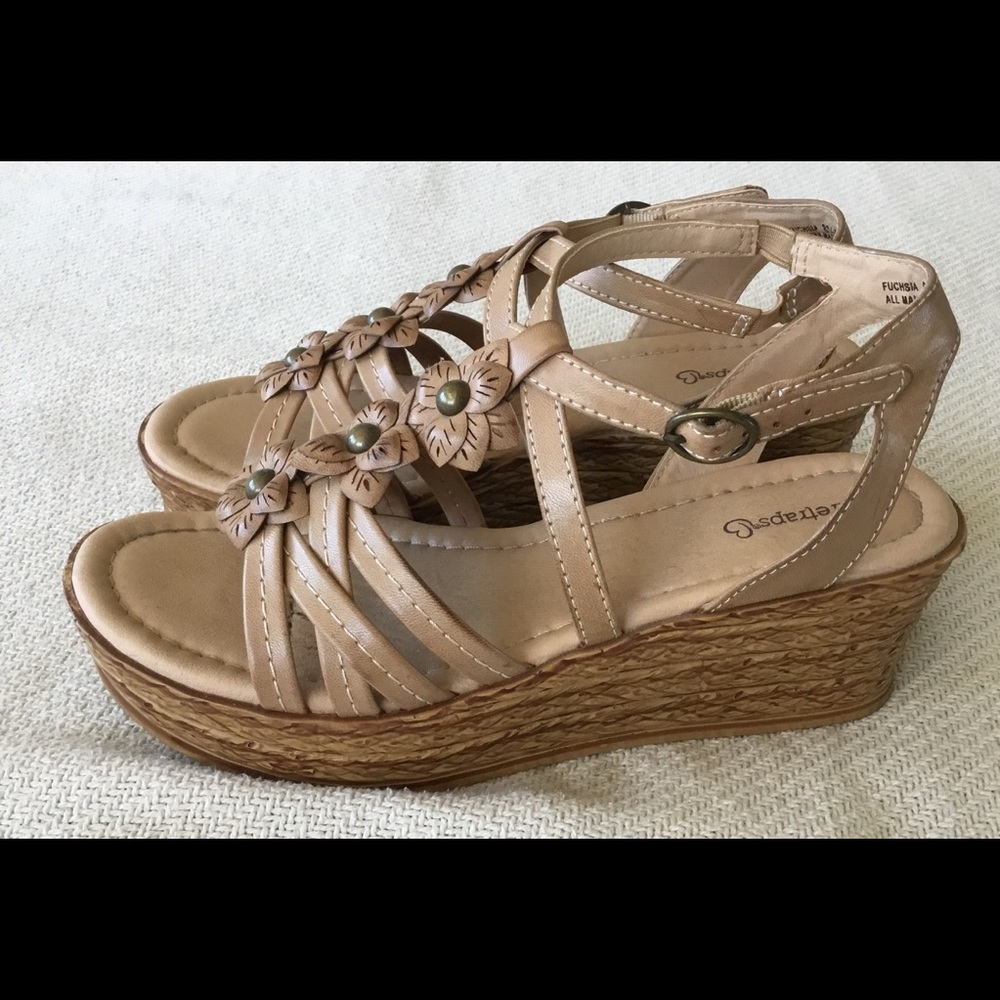 Baretraps heeled sandals. EUC